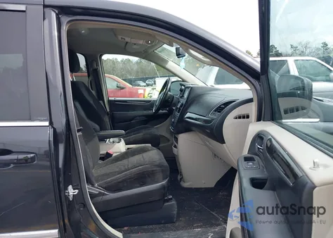 2013 Chrysler Town & Country Touring z USA, uszkodzony, nr VIN 2C4RC1BG6DR692663